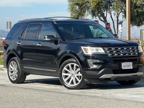 Used 2017 Ford Explorer Limited w/ Equipment Group 301A image 2