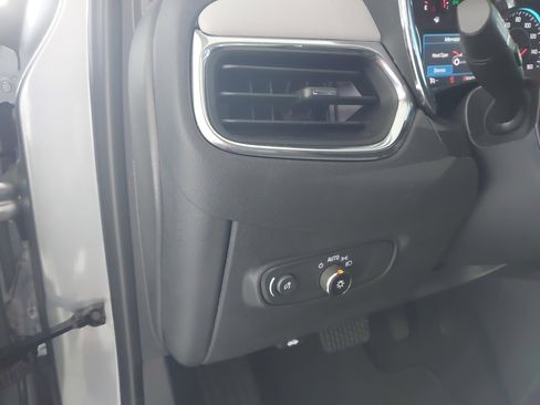 Used 2023 Chevrolet Equinox LS w/ LS Convenience Package image 24