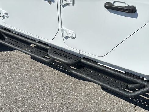 Used 2022 Jeep Gladiator Rubicon w/ LED Lighting Group AWD/4WD image 11