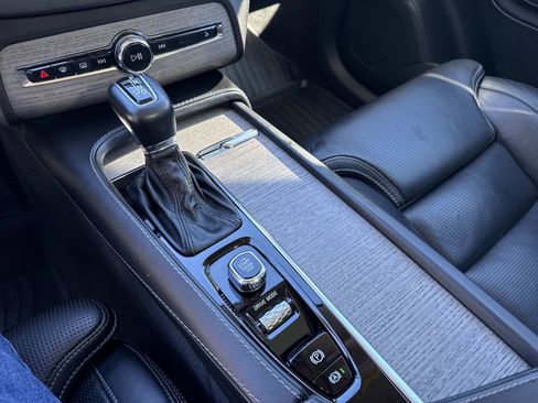 Used 2021 Volvo XC90 T6 Inscription w/ Protection Package Premier image 24