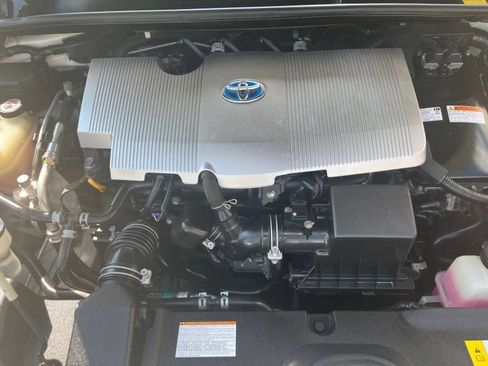 Used 2017 Toyota Prius Two w/ Carpet Mat Package FWD image 24