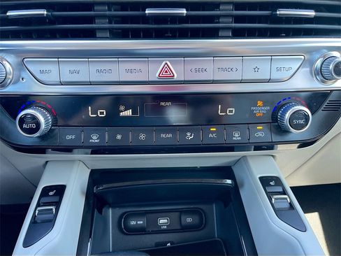 Used 2022 Kia Telluride S image 16