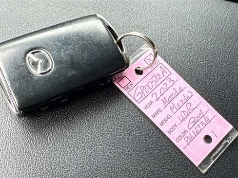 Used 2023 MAZDA MAZDA3 s image 37