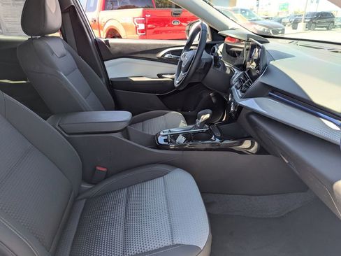 Used 2024 Chevrolet Trax LT w/ Driver Confidence Package FWD image 36