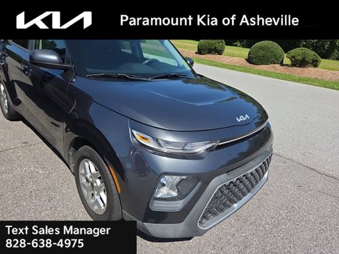 Certified 2022 Kia Soul LX w/ Technology Package FWD image 2