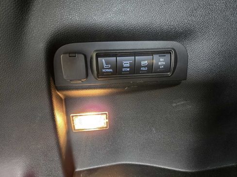 Used 2018 Ford Explorer Sport w/ Equipment Group 401A AWD/4WD image 34