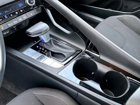 Used 2025 Hyundai Elantra SEL image 15