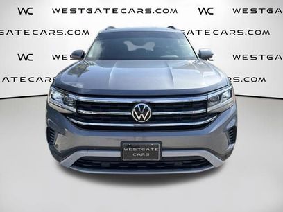 Used 2023 Volkswagen Atlas SE w/ Black Wheel Package