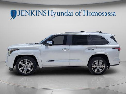 Used 2026 Toyota Sequoia Capstone AWD/4WD image 9
