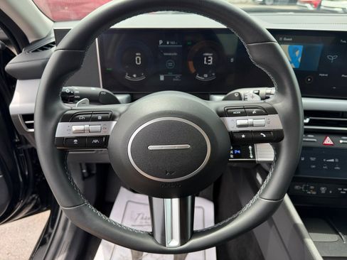 Used 2025 Hyundai Sonata SEL FWD image 9