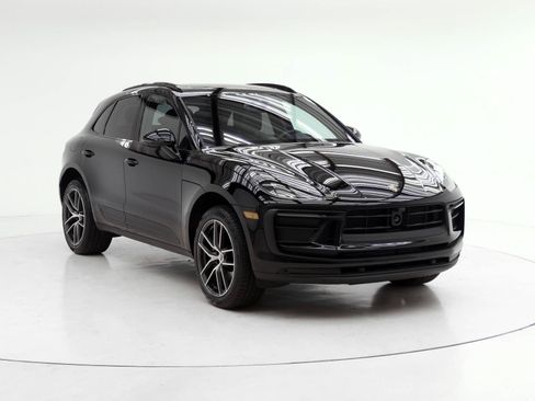 Used 2026 Porsche Macan AWD/4WD image 12