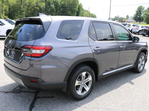 Used 2025 Honda Pilot EX-L image 8