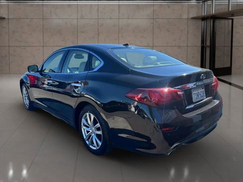 Used 2016 INFINITI Q70 3.7 w/ Technology Package image 4
