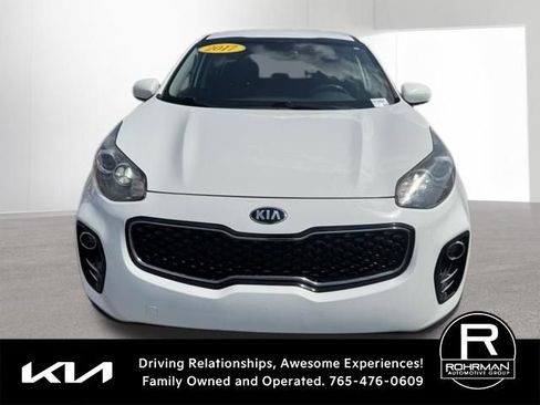 Used 2017 Kia Sportage LX image 2