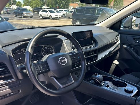 Used 2025 Nissan Rogue SV AWD/4WD image 7
