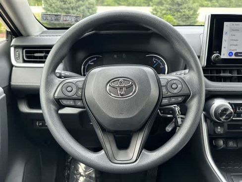 Used 2025 Toyota RAV4 LE AWD/4WD image 7