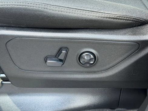 Used 2019 RAM 1500 Big Horn AWD/4WD image 14