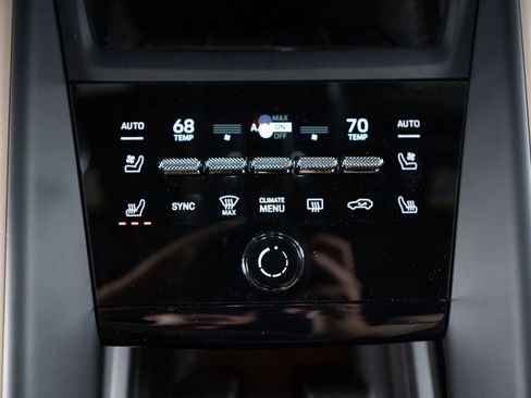 Used 2025 Porsche Macan Electric image 26