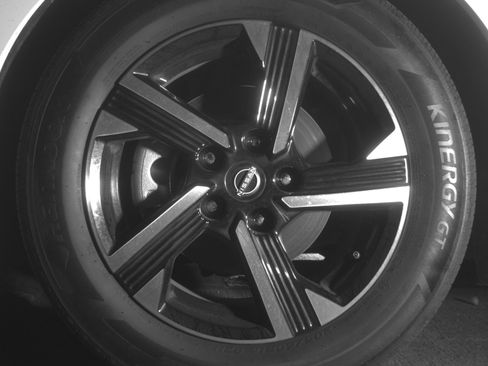 Used 2025 Nissan Sentra SV FWD image 12