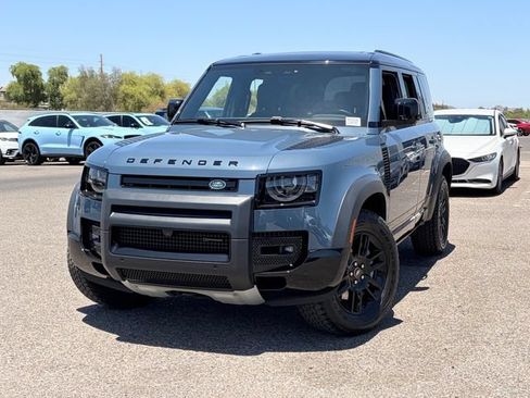 Used 2022 Land Rover Defender 110 X-Dynamic SE AWD/4WD image 3