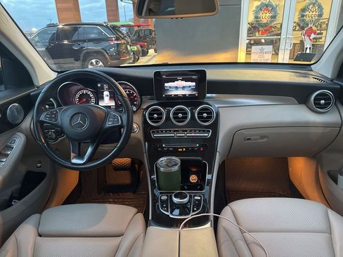 Used 2018 Mercedes-Benz GLC 300 4MATIC image 21