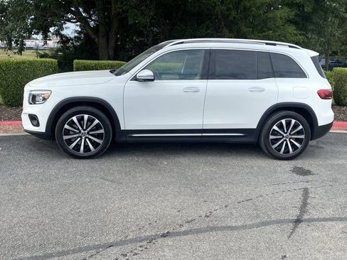 Used 2022 Mercedes-Benz GLB 250 4MATIC image 8