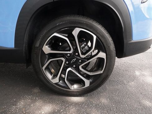 Used 2024 Chevrolet Trax RS w/ Sunroof Package FWD image 33
