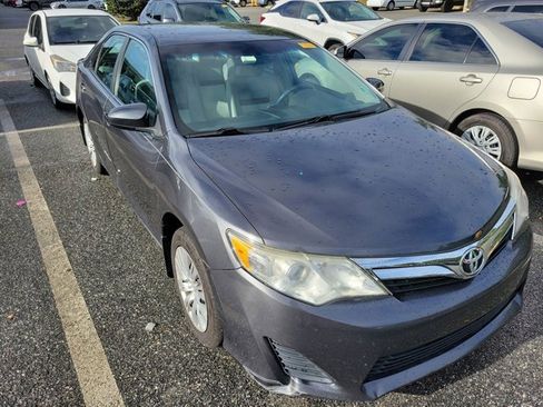 Used 2012 Toyota Camry LE image 2