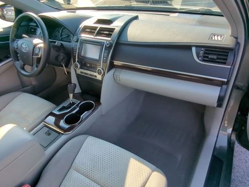 Used 2014 Toyota Camry XLE image 27