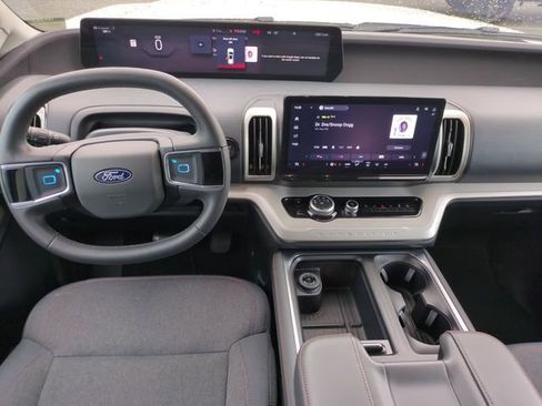 Used 2025 Ford Expedition Max Active RWD image 29