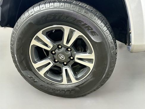 Used 2019 Toyota Tacoma TRD Sport image 30