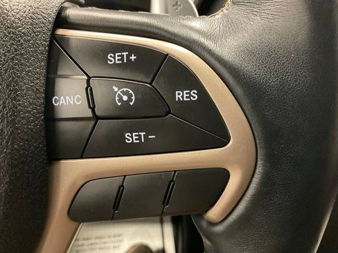 Used 2017 Jeep Grand Cherokee Limited AWD/4WD image 23