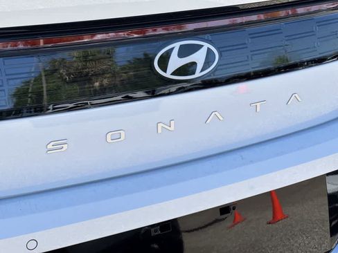 New 2025 Hyundai Sonata Limited image 13