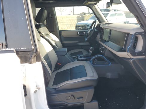 Used 2023 Ford Bronco Wildtrak image 9