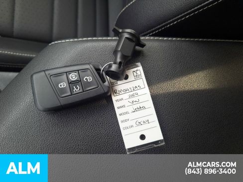 Used 2024 Volkswagen Jetta SE FWD image 33