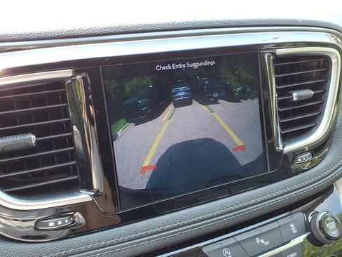 Used 2019 Chrysler Pacifica Limited FWD image 29