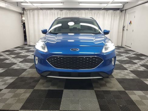 Used 2020 Ford Escape Titanium image 2