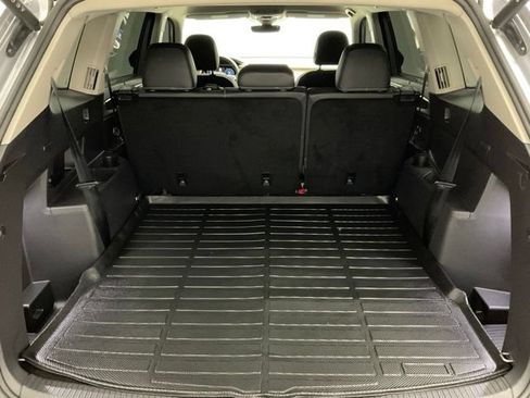 Used 2025 Volkswagen Atlas SE FWD image 32