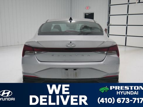Used 2023 Hyundai Elantra SEL w/ Convenience Package image 6