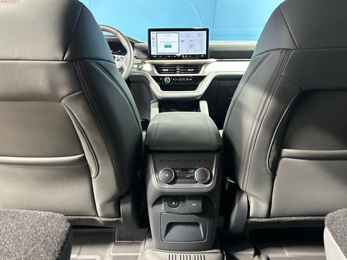 New 2026 Ford Explorer Active w/ Active Comfort Package AWD/4WD image 38