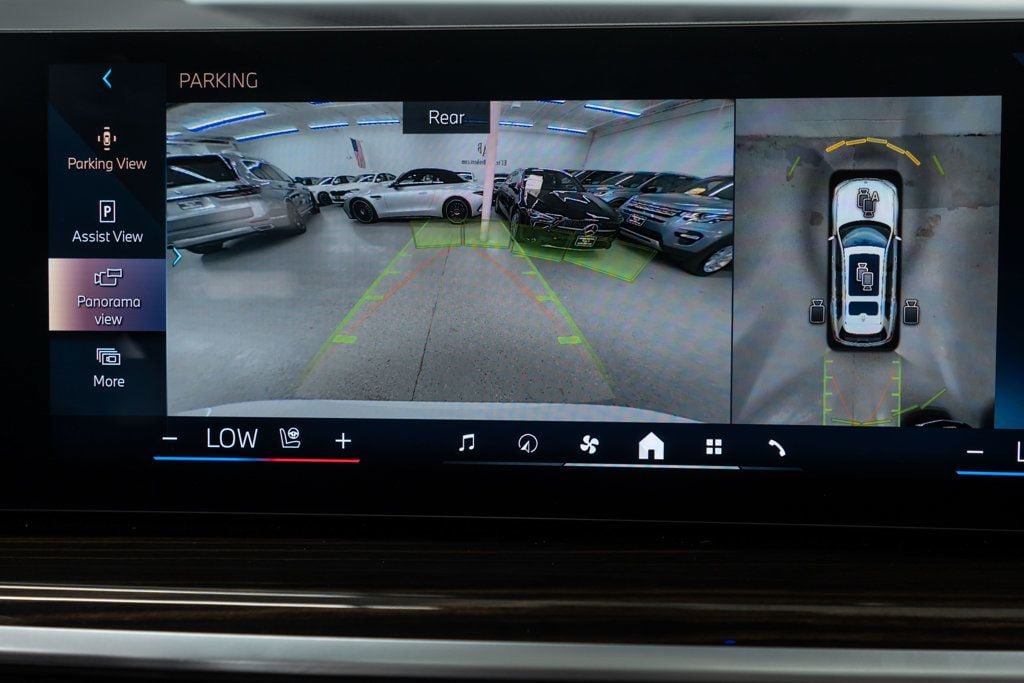 Used 2026 BMW X7 xDrive40i w/ Premium Package AWD/4WD image 17