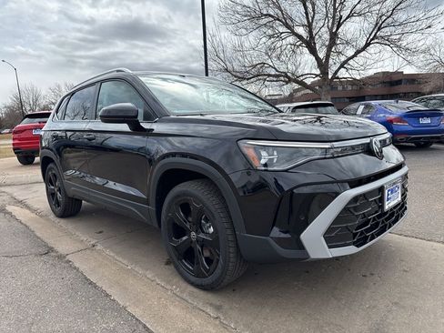 New 2025 Volkswagen Taos SEL image 7