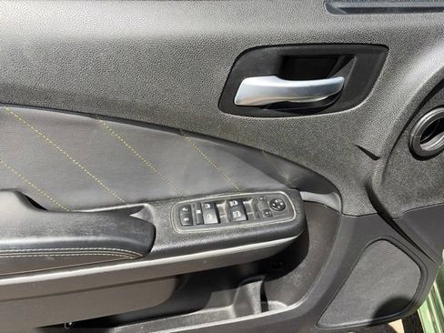 Used 2019 Dodge Charger SXT RWD image 12