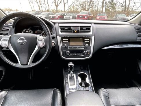 Used 2016 Nissan Altima 2.5 SL w/ Moonroof Package image 15