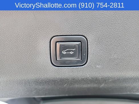 Used 2022 Chevrolet Suburban Z71 w/ Luxury Package AWD/4WD image 29