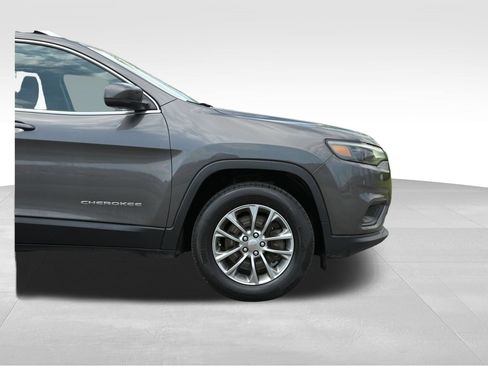 Used 2019 Jeep Cherokee Latitude Plus AWD/4WD image 44