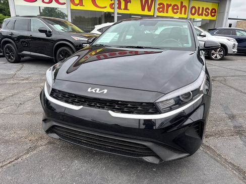 Used 2024 Kia Forte LXS w/ LXS Technology Package FWD image 2