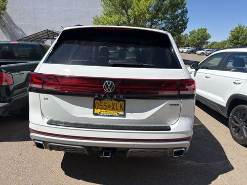 Used 2025 Volkswagen Atlas Peak Edition SE AWD/4WD image 5
