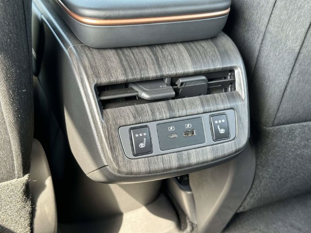 Used 2024 Nissan Ariya AWD image 17