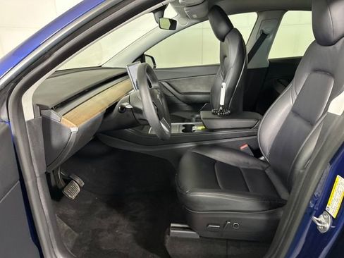 Used 2021 Tesla Model Y Long Range image 11